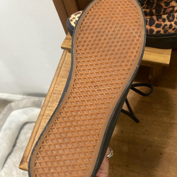 New Vans ! Men’s size 4/Womens size 5 1/2 - Leopard Hightop - Picture 4 of 5